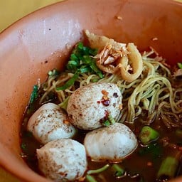 เตี๋ยวเรือ-ลูกชิ้นหมู