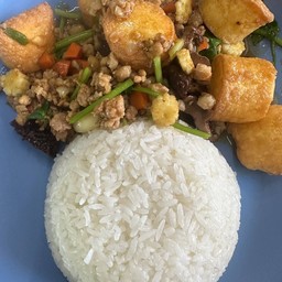 เต้าหู้ทรงเครื่องราดข้าว