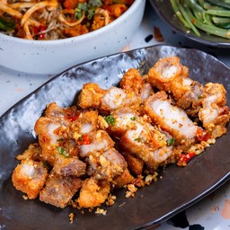 หมูกรอบคั่วพริกเกลือ