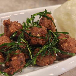 ลาบหมูทอด