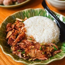 ข้าวลาบหมูกรอบ