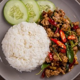 ข้าวผัดกระเพราหมูสับ