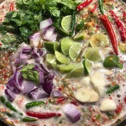 หมึกย่าง น้ำจิ้มรสเด็ด By จ๋อมแจ๋ม ตลาดสนามมวยไนท์บาซาร์