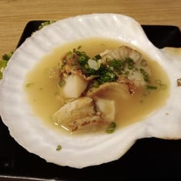 หอยเชลล์ย่างเนย