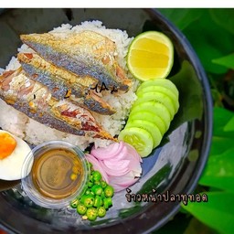ข้าวหน้าปลาทู..พร้อมไข่ต้ม