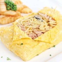 สปาเก็ตตี้คาโบนาราห่อไข่