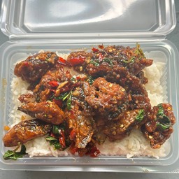 กระเพราปลาดุกกรอบ