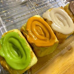 ขนมปังปิ้งไส้ทะลัก -