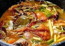 ต้มโคล้งเอ็นไก่