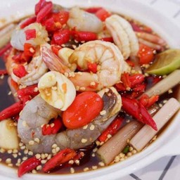 7 ยำกุ้งสองใจ สายบัว