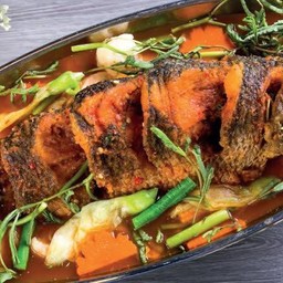 ปลาช่อนแกงส้ม