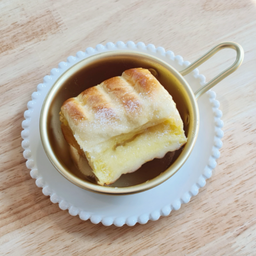 ปังเนยนม-น้ำตาล