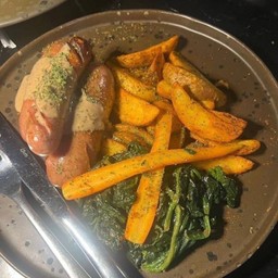 ไส้กรอกรวมย่างมันอบสมุนไพรผักโขม