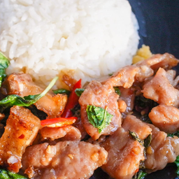 ข้าวผัดกระเพราหมู