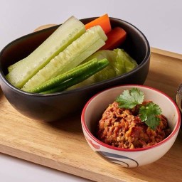 ชุดน้ำพริกอ่อง ผักลวก