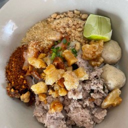 ก๋วยเตี๋ยวต้มยำกากหมู หาดใหญ่