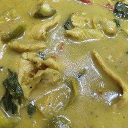 ขนมจีนแกงเขียวหวานไก่