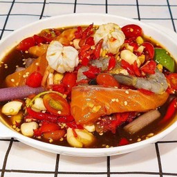 15 ยำแซลมอนกุ้งสองใจ สายบัว