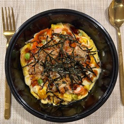 ข้าวไข่ข้นปูอัดหน้าพิซซ่าญี่ปุ่น