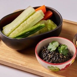 ชุดน้ำพริกน้ำปู๋ ผักลวก