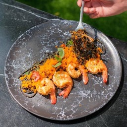 พาสต้ากุ้งเส้นดำ