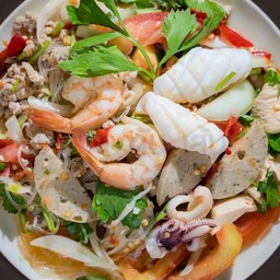 ยำรวมมิตร ไม่ใส่วุ้นเส้น