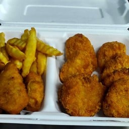 [อร่อยซ่ากับโค้ก] ชุดนักเกตรวม+เฟรนซ์ฟรายส์ +  โค้ก ออริจินัล (กระป๋อง)