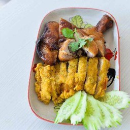 กับข้าว (เลือกได้ 2 อย่าง)