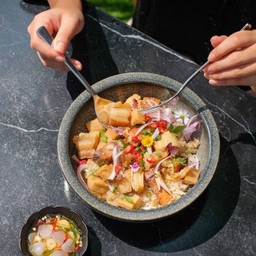 ข้าวผัดหมู 2 กรอบ