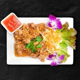 หมูทอดกระเทียม (Deep-Fried Pork With Garlic)