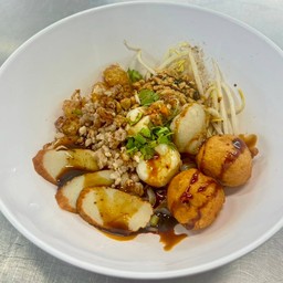 ก๋วยเตี๋ยวแห้งสูตรซีอิ้วดำ