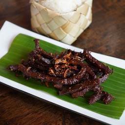เนื้อแดดเดียวทอดพร้อมข้าวเหนียว