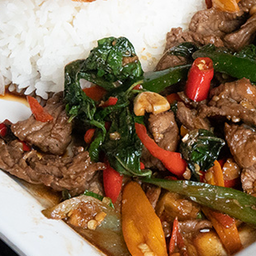 ข้าวผัดกระเพราเนื้อเซอร์ลอยน์ออสเตรเลีย