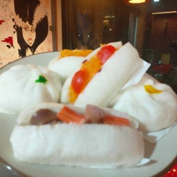 ลี่น่าซาลาเปา ขนมจีบ (ซาลาเปาไส้ทะลักสุโขทัย)