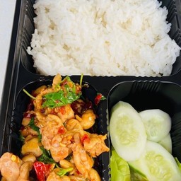 ข้าวกระเพราไก่พริกแห้ง