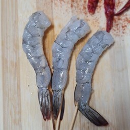 กุ้งขาวสด ปลอกให้แว้ว