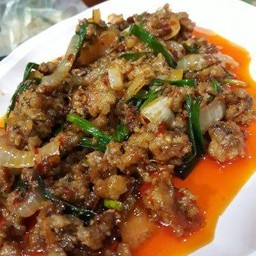 ลิ้นหมูย่าง ผัดพริกเผาราดข้าว