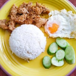 ก๋วยเตี๋ยวเรือถุงทอง ชากาแฟโบราณ