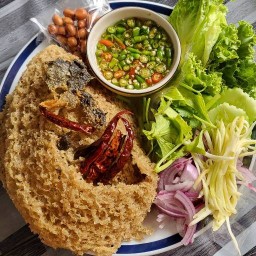 กระเพราอิ่มคุ้ม