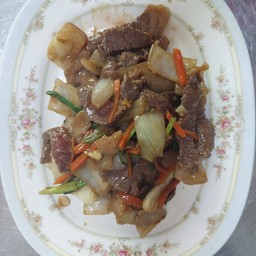 เนื้อผัดต้นหอม