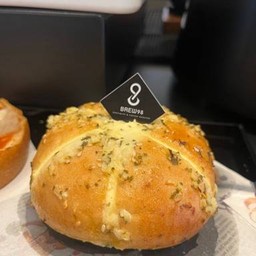 ขนมปังกระเทียมครีมชีส (Cream Cheese Garlic Bread)