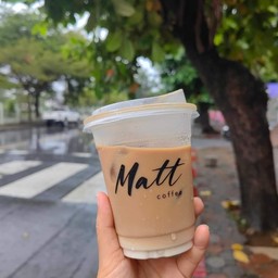 ลาเต้เย็น คั่วเข้ม