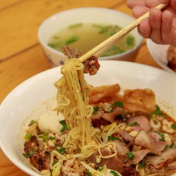 ก๋วยเตี๋ยวหมูย่าง