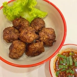 หมูก้อนทอด