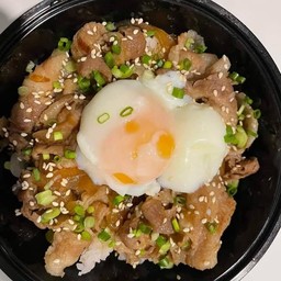 Gyudon Wagyu Onsen Egg/ข้าวหน้าเนื้อวากิวไข่ออนเซ็น