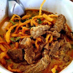 ข้าวซอยหมูย่าง