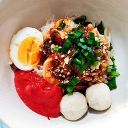 ก๋วยเตี๋ยวเย็นตาโฟต้มยำแห้งทะเล