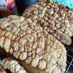 หมูกรอบหั่น+น้ำจิ้มแจ่ว