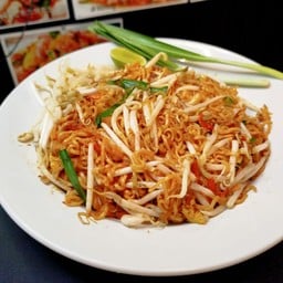 ร้าน ผัดไทย by Detchpool สาขา ตลาดนัดรถไฟศรีนครินทร์