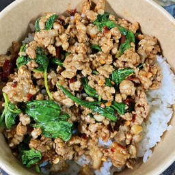 ข้าวกะเพราหมูสับพริกแห้ง